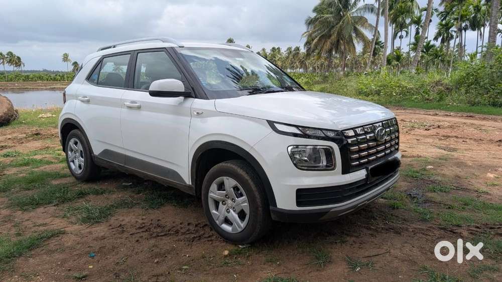 Hyundai Venue Petrol 2023