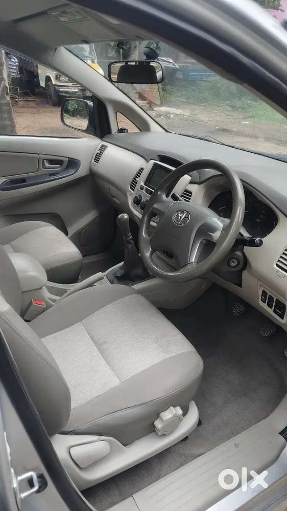 Toyota Innova 2014
