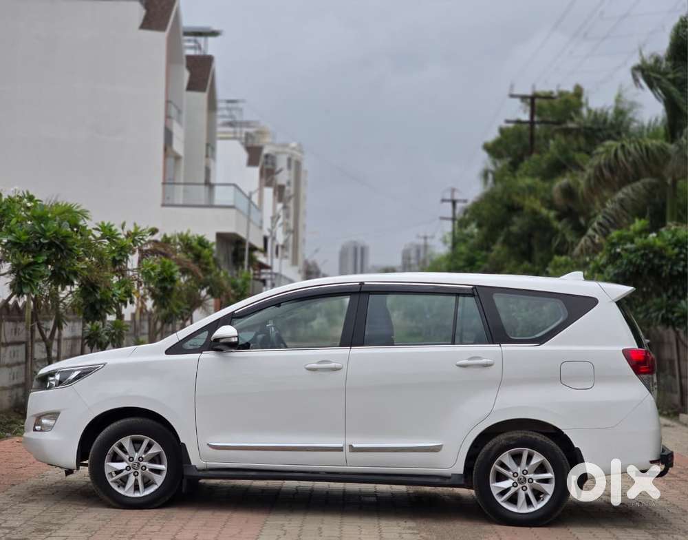 Toyota Innova Crysta 2.4 G Mt, 2017, Diesel