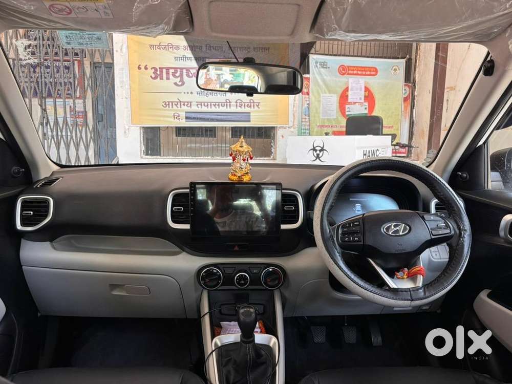 Hyundai Venue 2023 Petrol Well Maintained