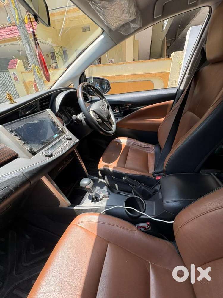 Toyota Innova Crysta 2022 Petrol 125000 Km Driven