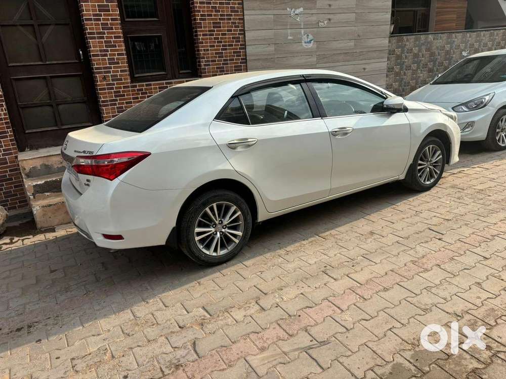 Toyota Corolla Altis 2015 Diesel Well Maintained