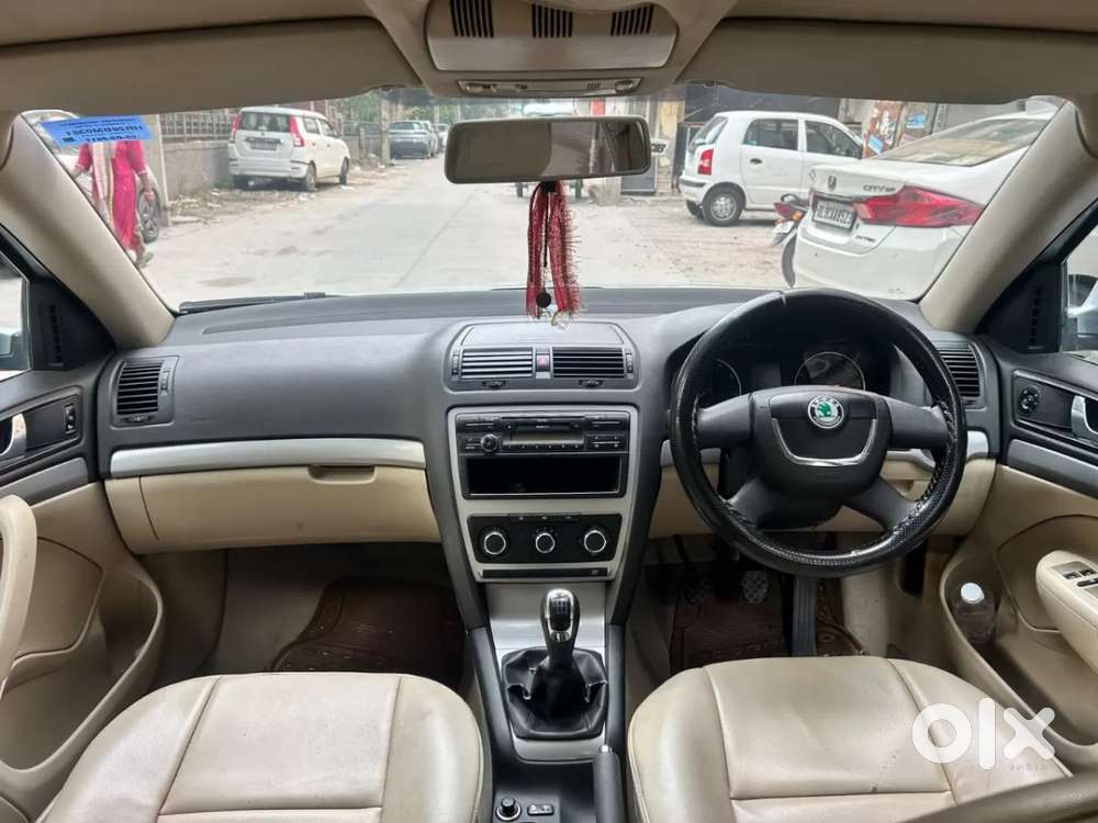 Skoda Laura, 2011, Petrol