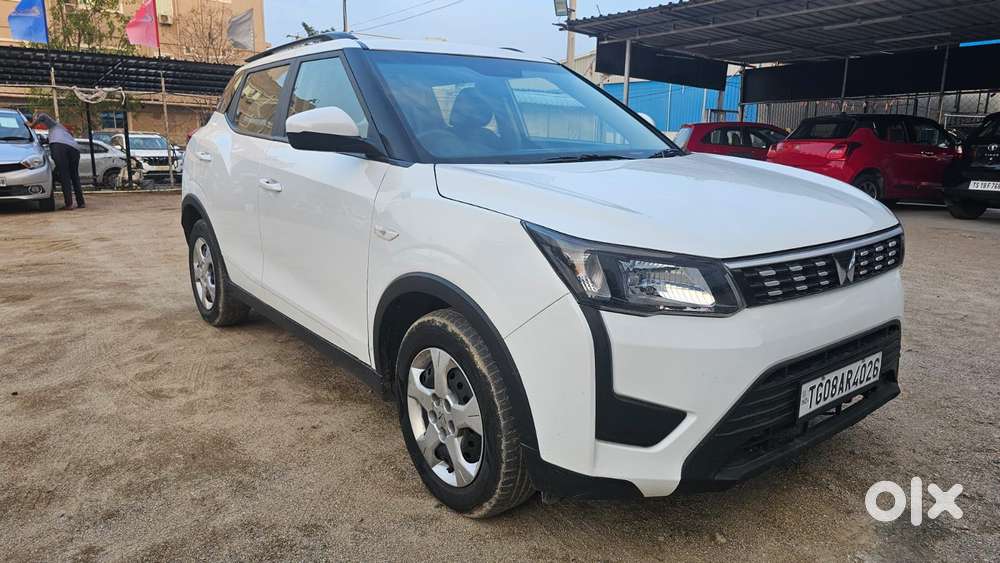 Mahindra Xuv300 1.2 W6 Amt Petrol, 2023, Petrol