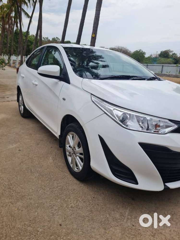 Toyota Yaris J Cvt, 2019, Petrol