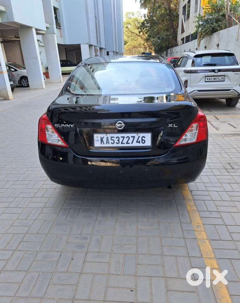 Nissan Sunny Petrol 2011