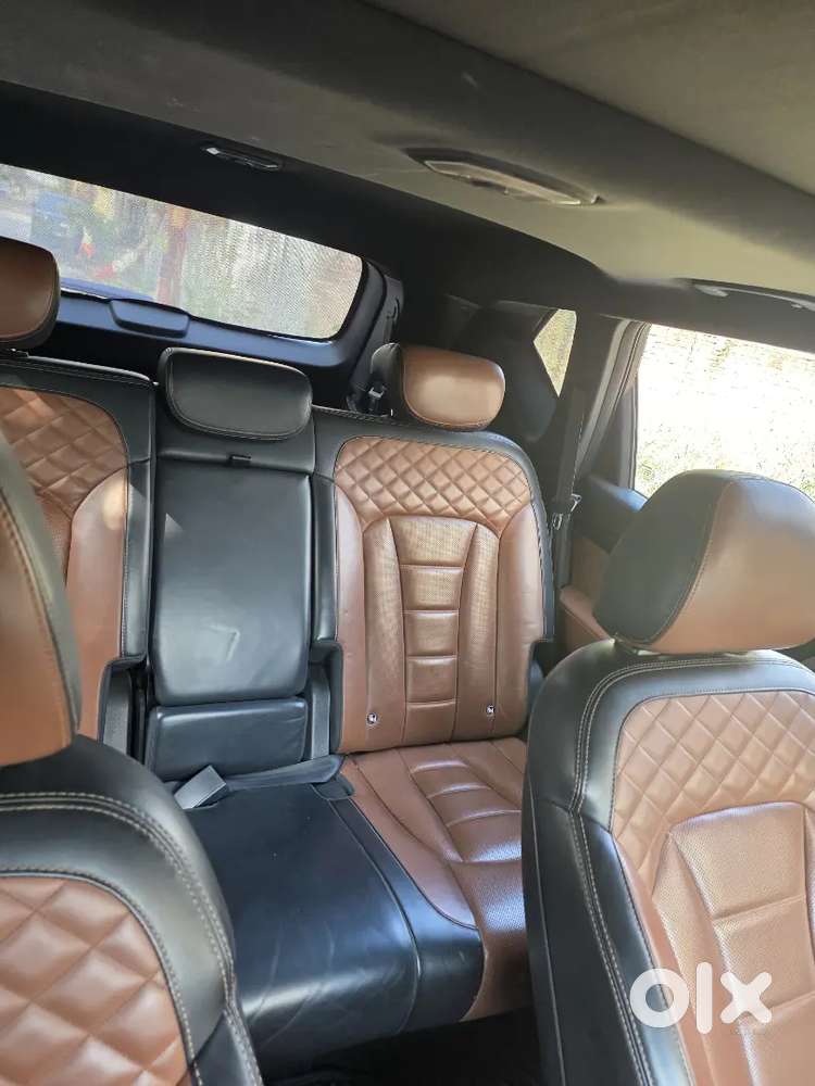 Mahindra Alturas G4