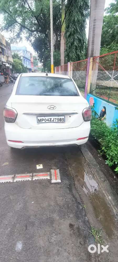 Hyundai Xcent 2016 Diesel Well Maintained