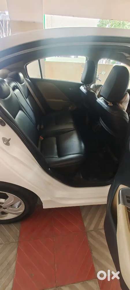 Honda City 1.5 V 2015