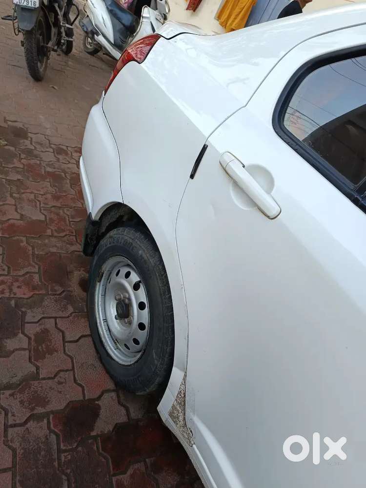 Maruti Suzuki Dzire 1.2 Lxi 2015 Model