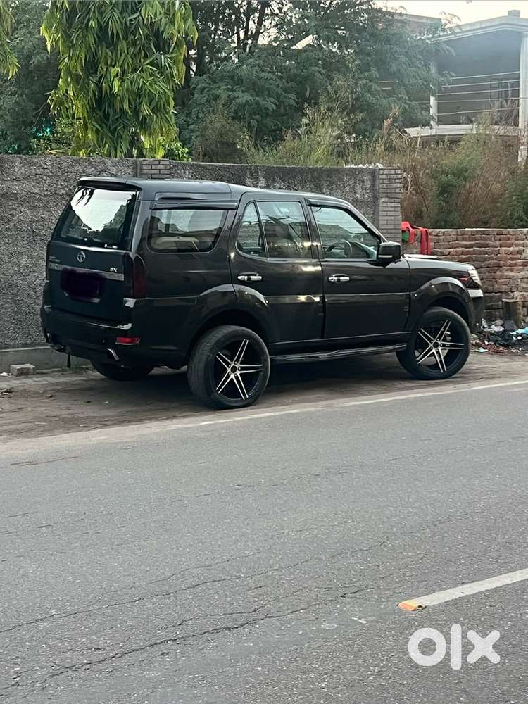 Tata Safari Storme 2014
