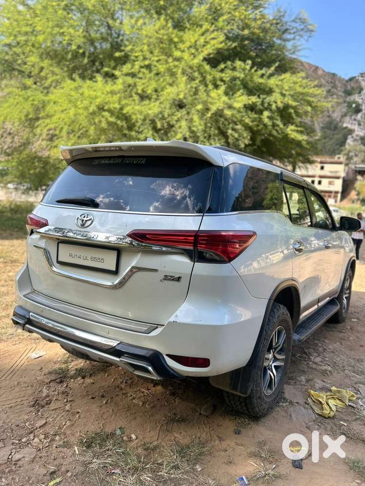 Toyota Fortuner 4x2 Diesel Manual Transmission