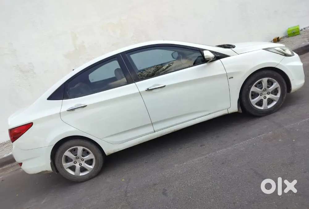 Hyundai Verna Fluidic Crdi Sx 2011 Diesel With 84000 Km Driven