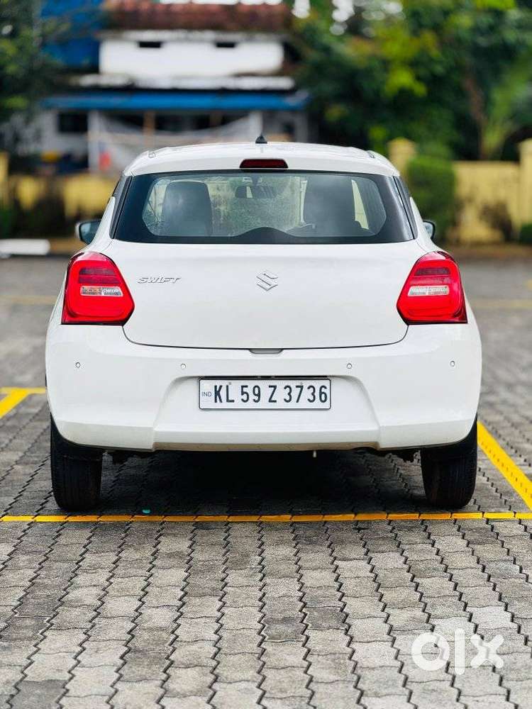 Maruti Suzuki Swift Vxi + Manual, 2023, Petrol