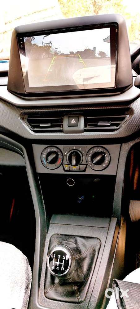 Maruti Suzuki Brezza 1.5 Lxi Smart Hybrid, 2024, Petrol