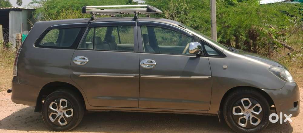 Toyota Innova 2.5 G (diesel) 8 Seater, 2011, Diesel