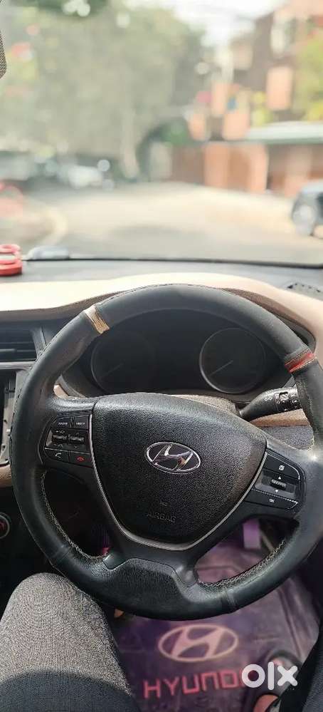 Hyundai I20 Asta (o) 2017 Petrol Vtvt Mt Top Model Dual Tone