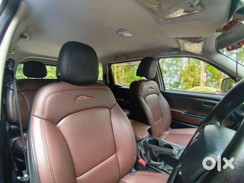 Mahindra Scorpio-n 2.2 Z2 Diesel Mt 7 Str, 2023, Petrol