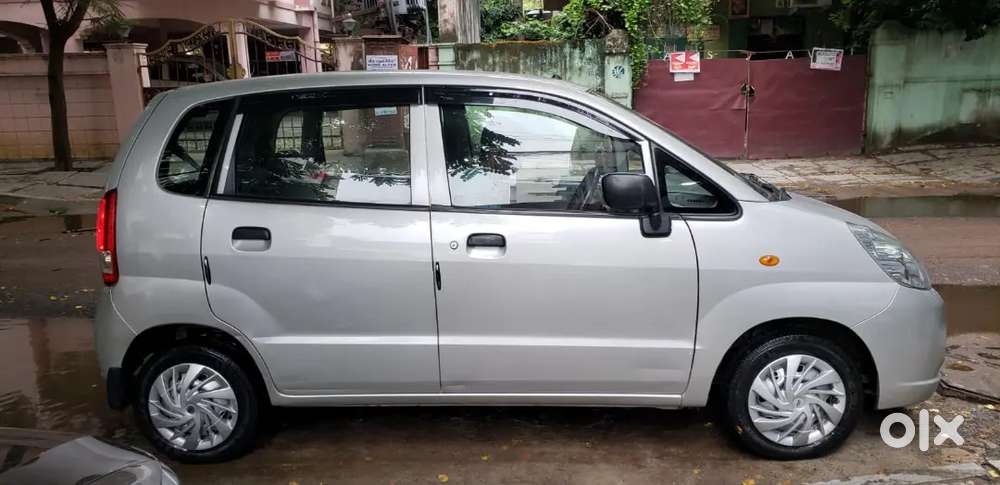 Maruti Suzuki Zen Estilo 2011