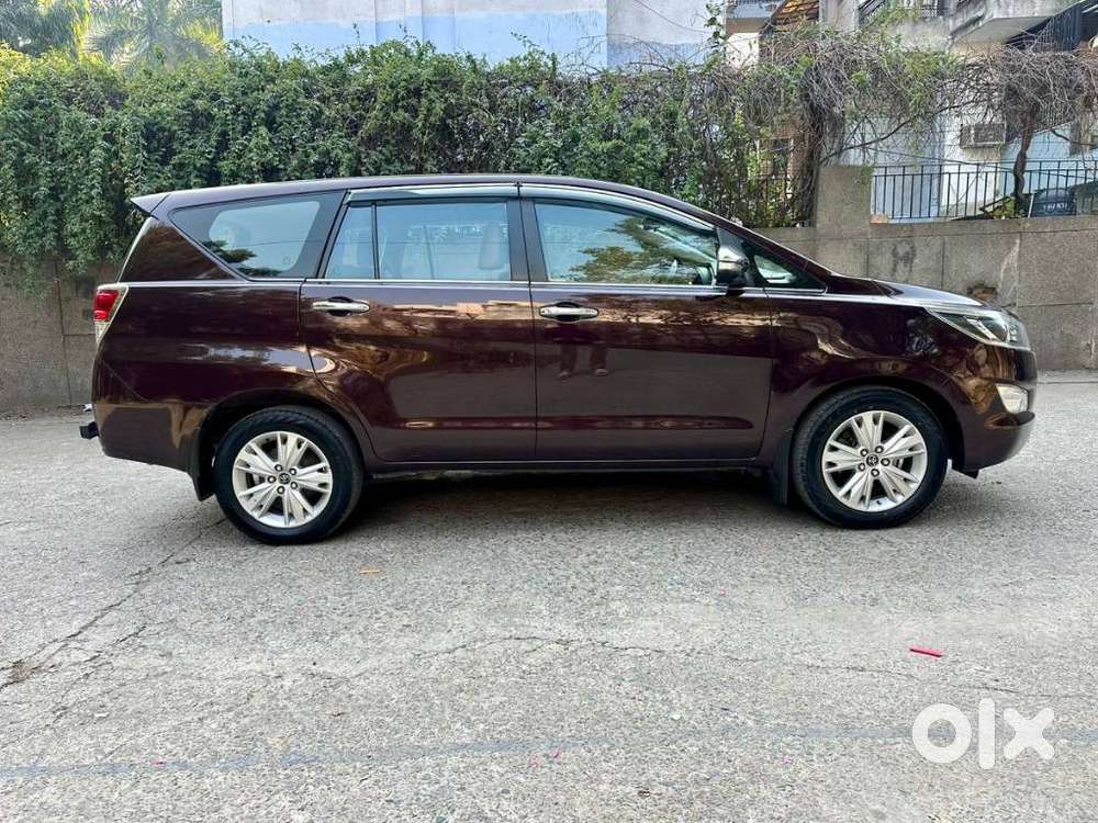 Toyota Innova Crysta 2.8z Automatic, 2016, Diesel