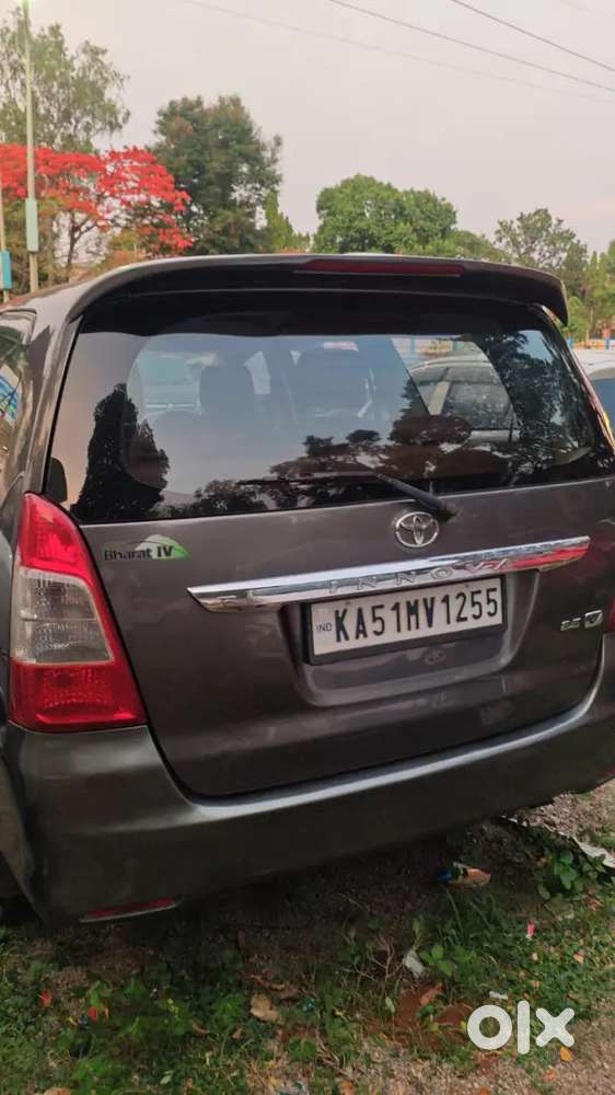 Toyota Innova 2013 Less Driven New Tyres