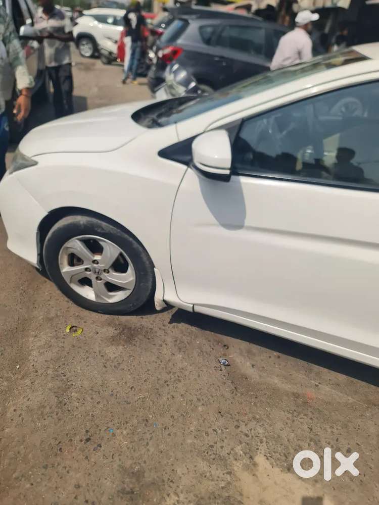 Honda City Diesel White With Sun Roof In Mint Condition.