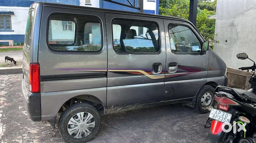 I Want To Buy New Sedan Car