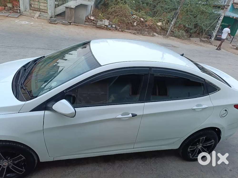 Hyundai Fluidic Verna