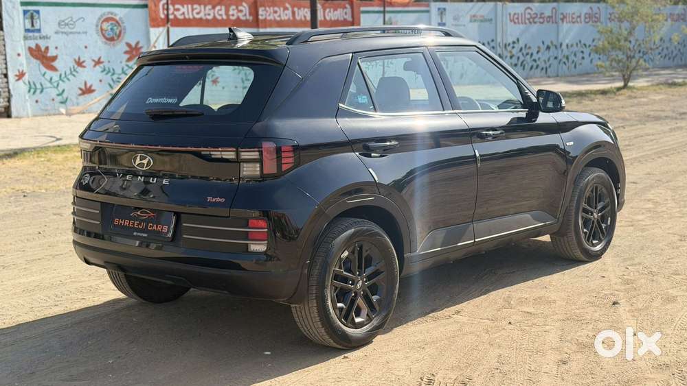 Hyundai Venue Sx(o) Knight Edition Dct, 2024, Petrol