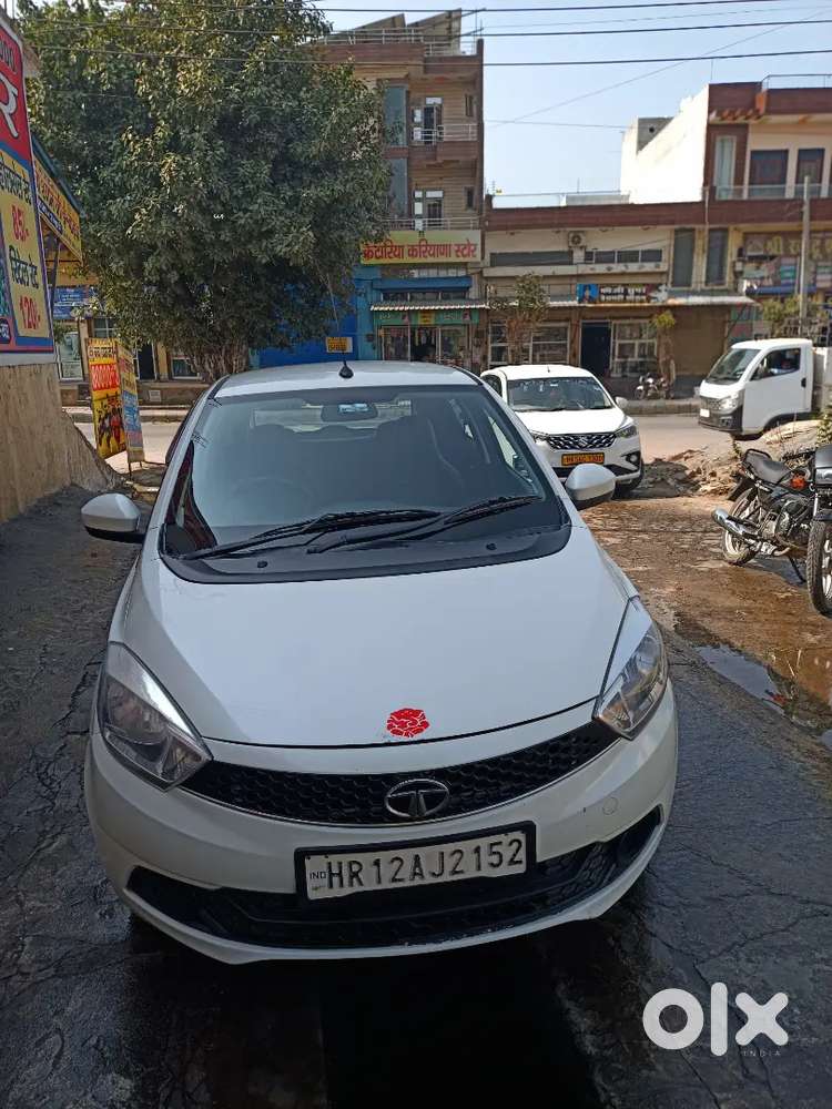 Bilkul Ok Gaddi Hai Koi Kaam Nahi Hai