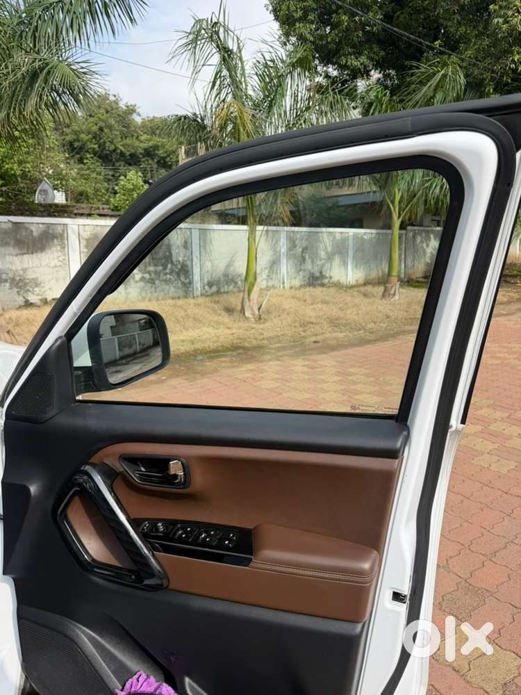 Mahindra Scorpio-n 2025 Diesel Manual