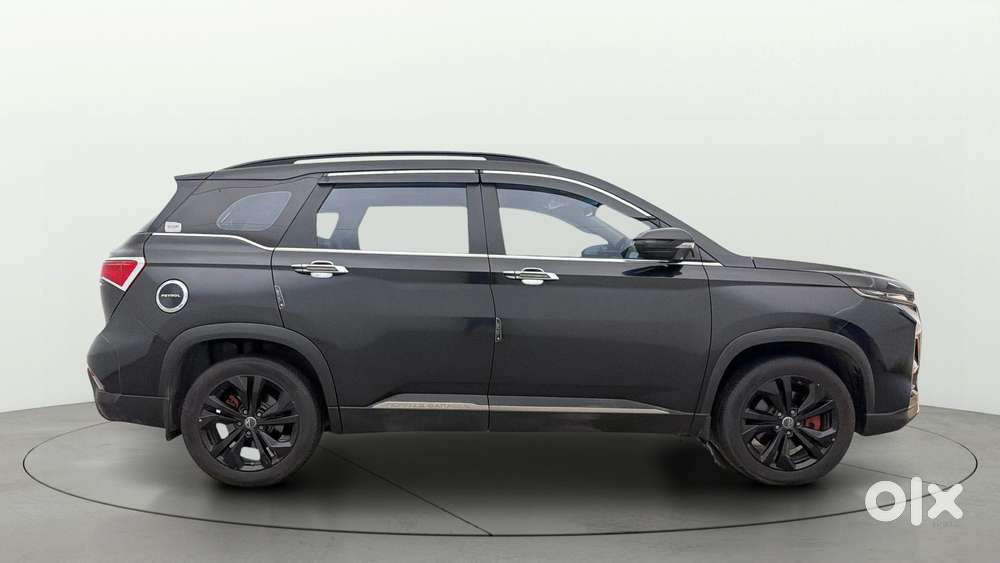 Mg Hector Plus Sharp Pro Blackstorm 1.5 Turbo Petrol Cvt 7 Str, 2024..