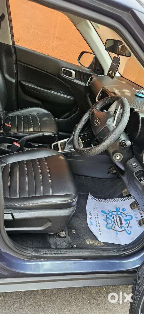 Hyundai Venue 2020 Cng & Hybrids 63000 Km Driven Blue Colour