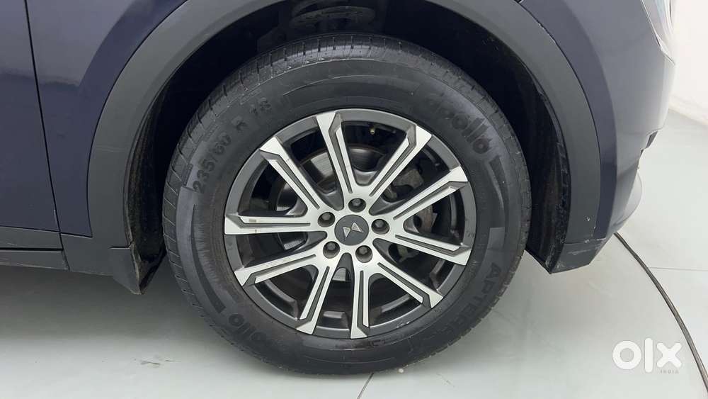 Mahindra Xuv700 2.0 Ax 7 Petrol At Luxury Pack Str, 2022, Petrol