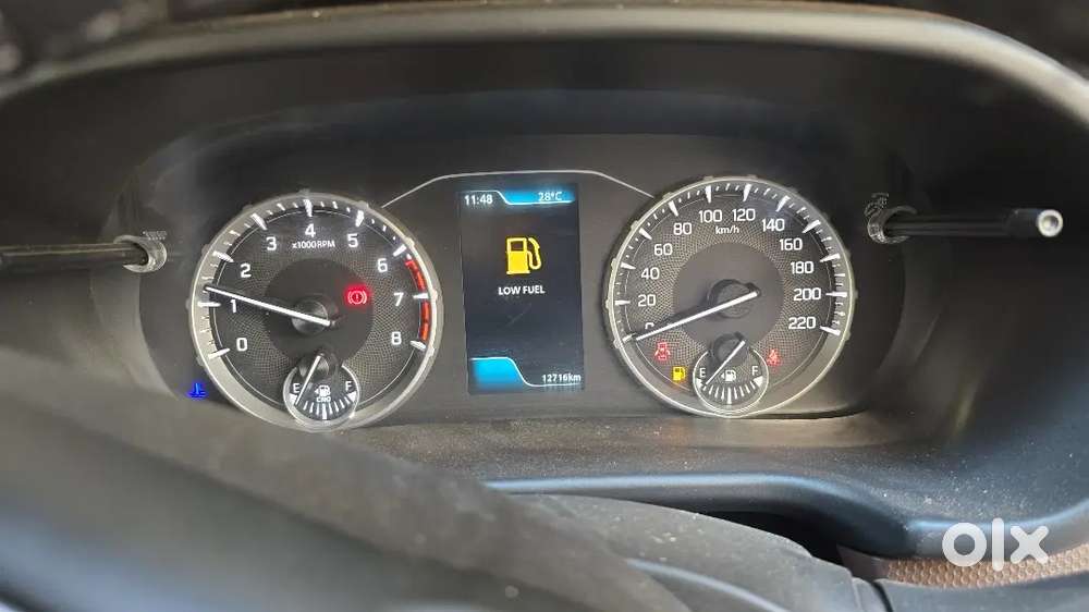 Maruti Suzuki Brezza 2025 Cng & Hybrids 1320 Km Driven