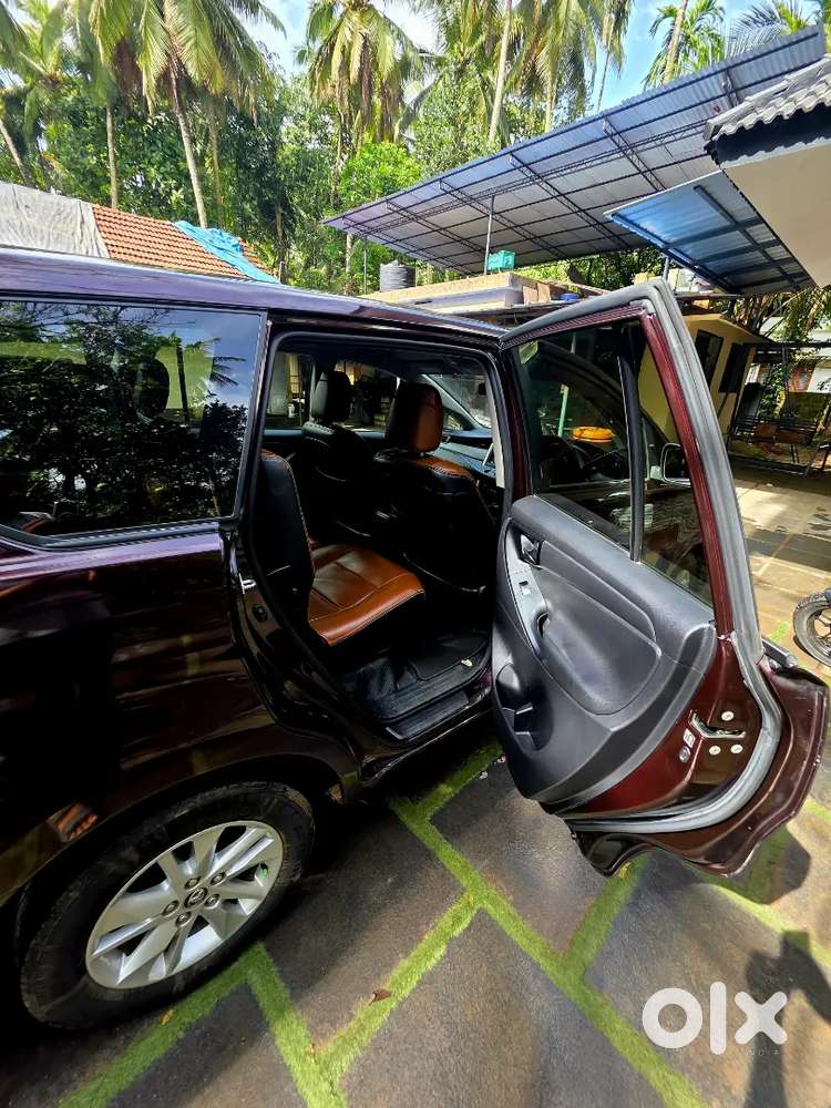 Toyota Innova Crysta 2017 Variant