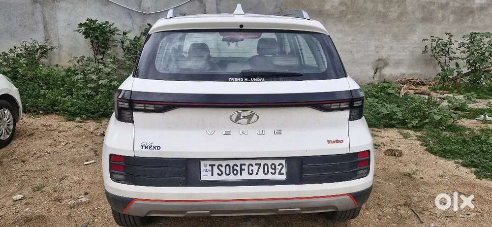 Hyundai Venue 2023 Petrol Well Maintained