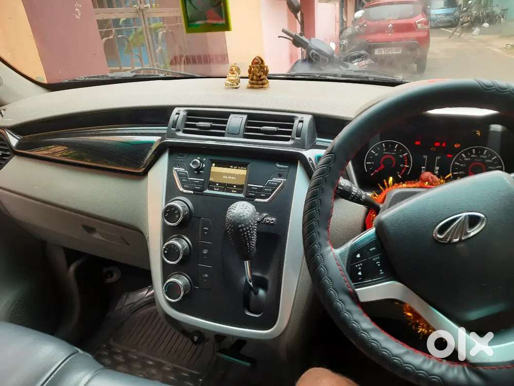 Mahindra Kuv 100 2016 Petrol Good Condition & Top End Model