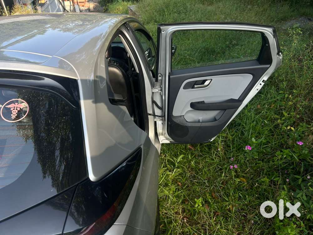 2021 Tata Altroz Petrol Manual