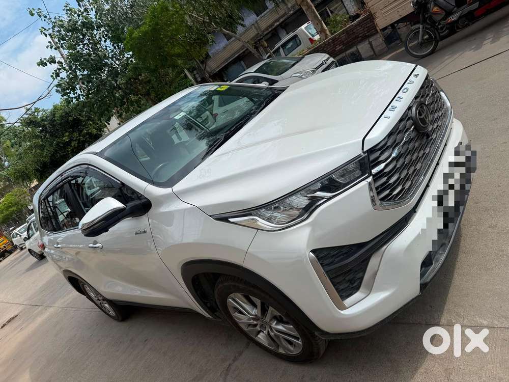 Toyota Innova Hycross 2.0 Zx (o) Hybrid 7 Str, 2023, Petrol