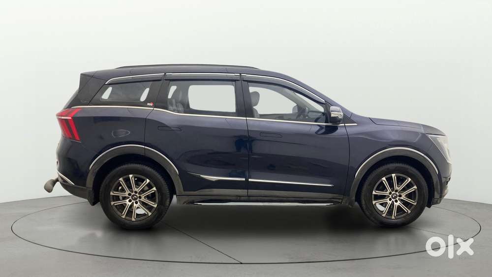 Mahindra Xuv700 2.0 Ax 3 Petrol At 5 Str, 2023, Diesel