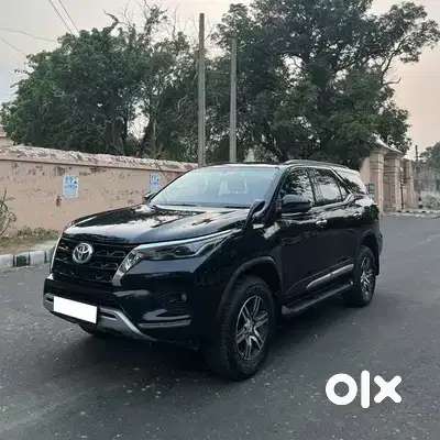 Toyota Fortuner 4x2 At 2.7 Petrol, 2022, Petrol