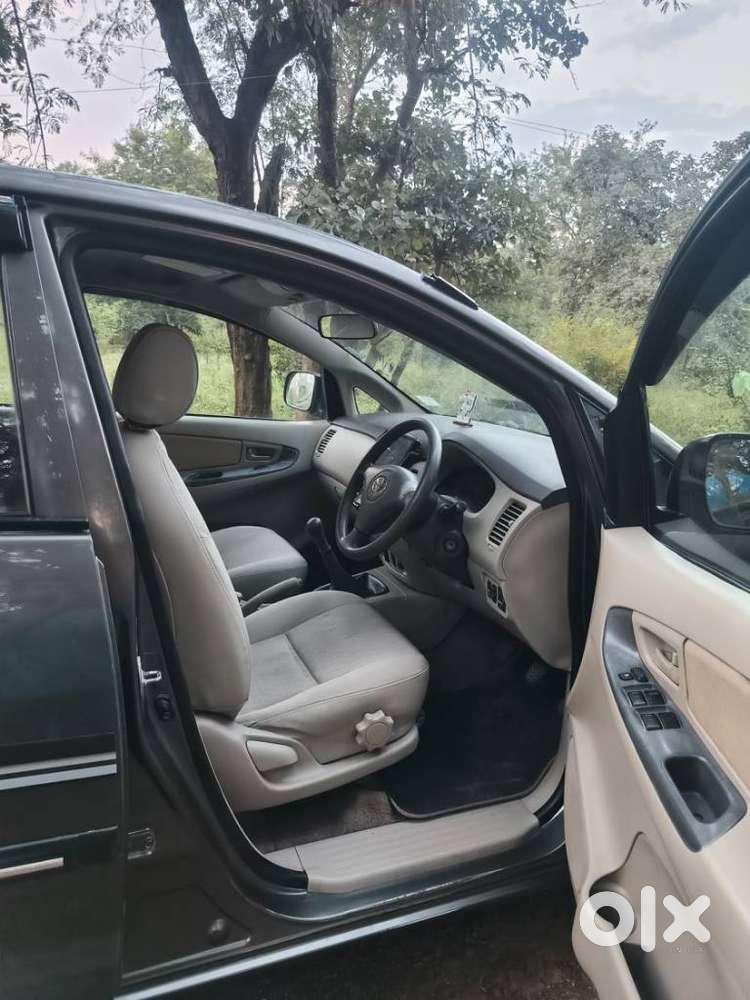 Toyota Innova 2.5 G (diesel) 8 Seater, 2010, Diesel