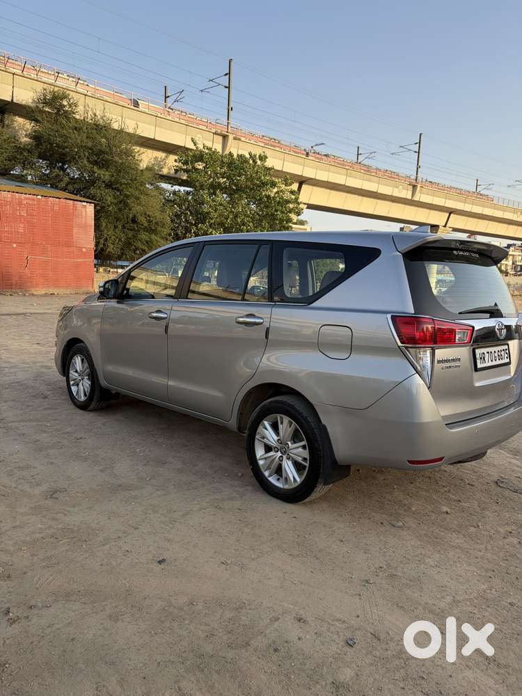 Toyota Innova Crysta 2.8 Zx At 7 Seater, 2016, Diesel