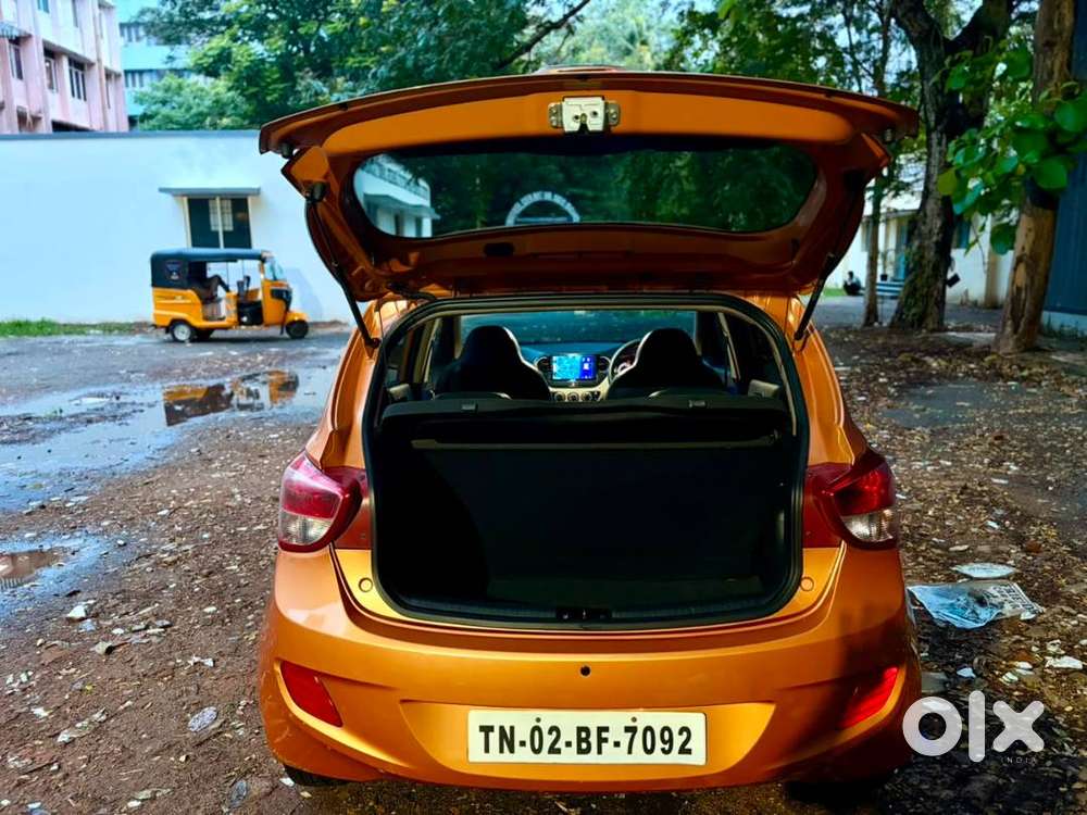 2016 Hyundai Grand I10  Only 8,000 Km Driven  Showroom Condition