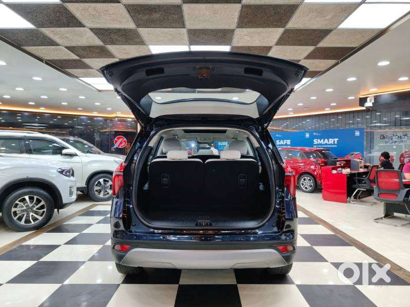 Mahindra Xuv700 2.0 Ax 7 Petrol At Luxury Pack Str, 2022, Petrol