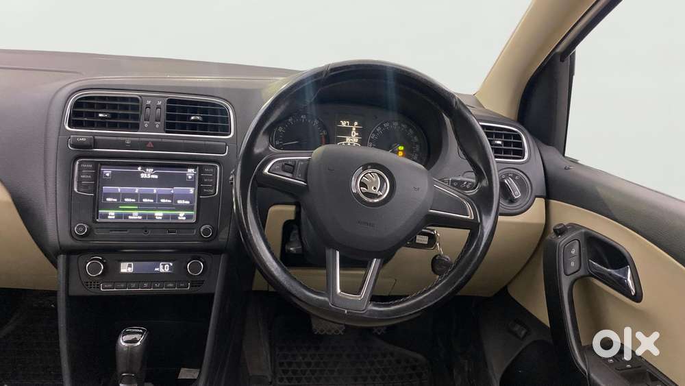 Skoda Rapid 1.6 Mpi At Style, 2017, Petrol