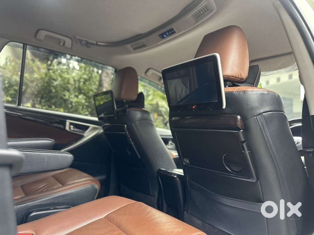 Toyota Innova Crysta 2.8z Automatic, 2019, Diesel