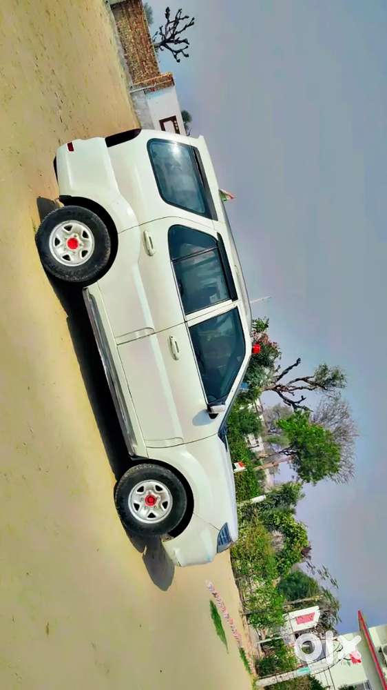 Tata Safari Storme 2012 Diesel 130000 Km Driven