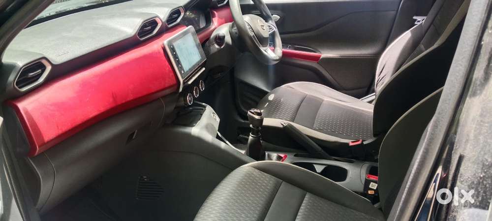 Nissan Magnite 1.0 Xv, 2022, Petrol